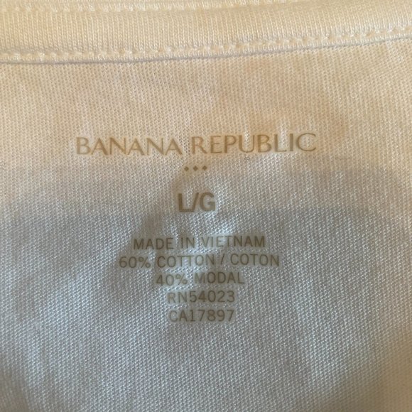 Banana Republic Graphic T-shirt - NWT - Picture 5 of 5
